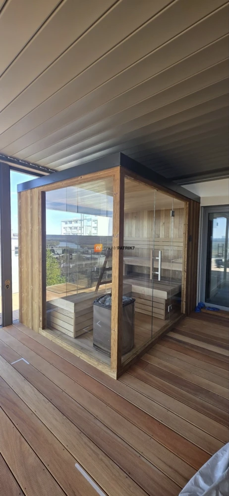 Fínska sauna pod prístreškom