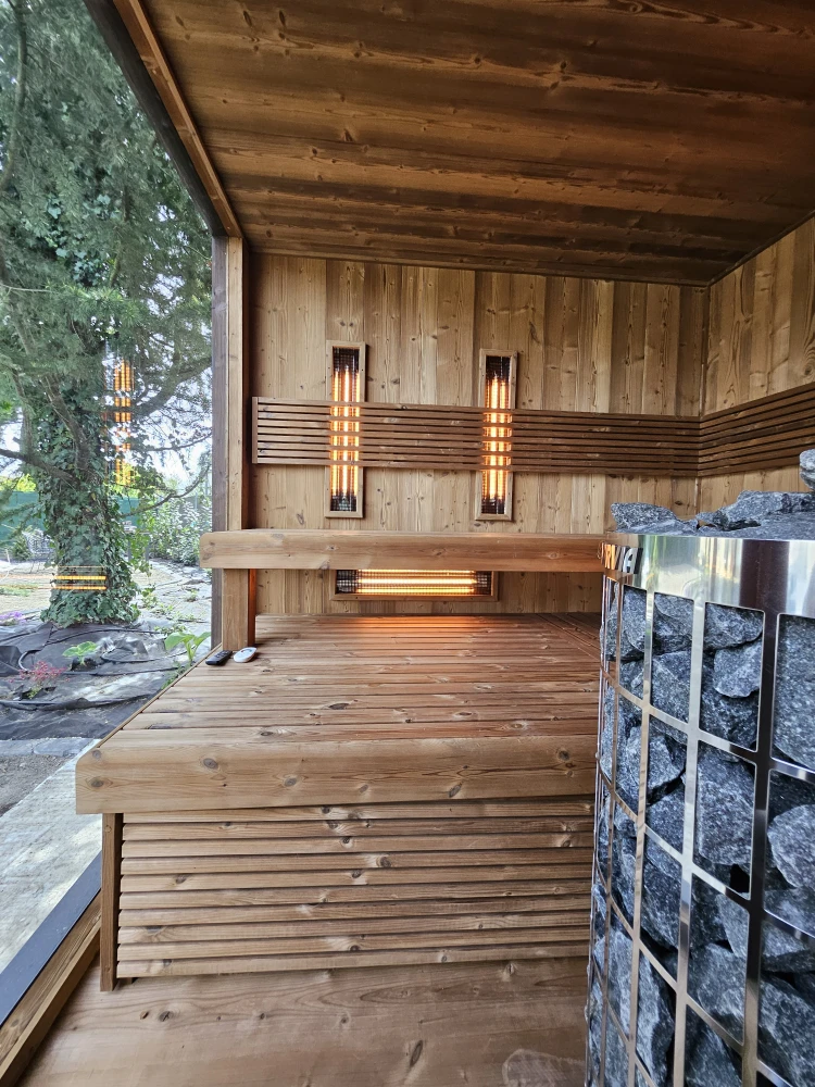 Saunový wellness dom so sprchovým kútom