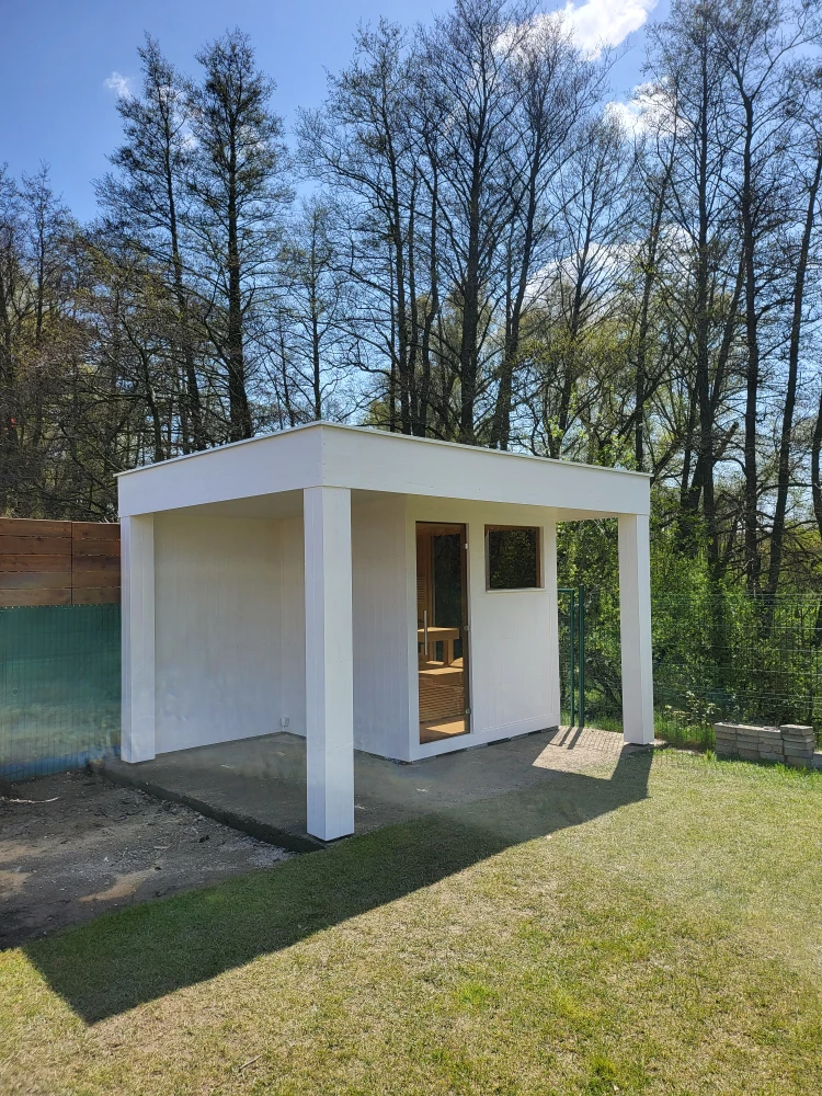 Exteriérová sauna s prístreškom